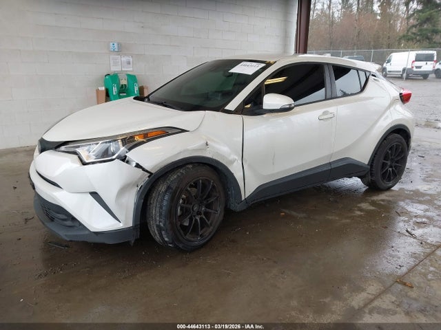 JTNKHMBX8K1042556 Toyota C-HR LE