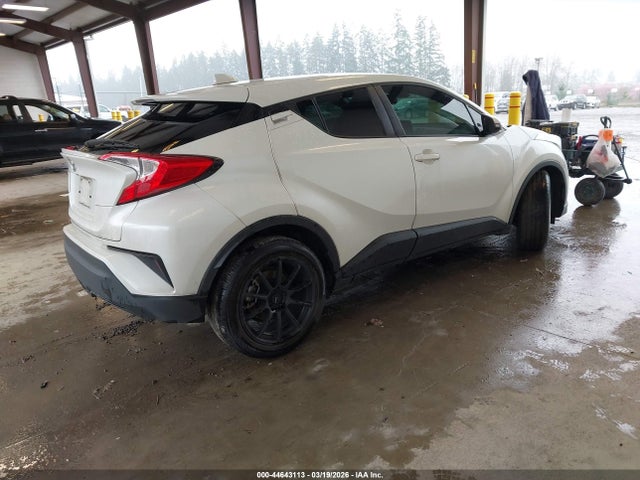 JTNKHMBX8K1042556 Toyota C-HR LE