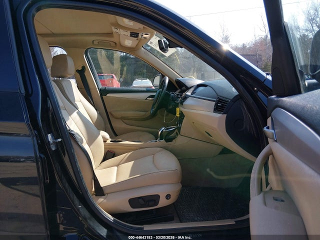 Продажа на аукционе авто 2015 Bmw X1 Xdrive28i, vin: WBAVL1C52FVY33589, номер лота: 44643183