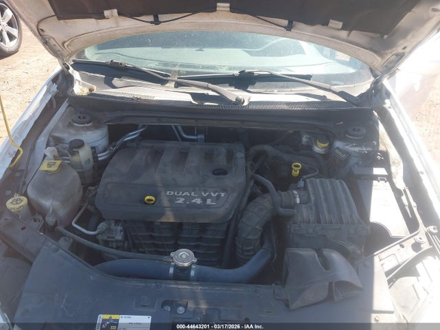 44643201 :رقم المزاد ، 1C3CCBAB2EN142008 vin ، 2014 Chrysler 200 Lx مزاد بيع