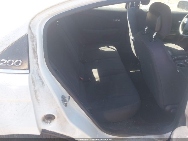 44643201 :رقم المزاد ، 1C3CCBAB2EN142008 vin ، 2014 Chrysler 200 Lx مزاد بيع