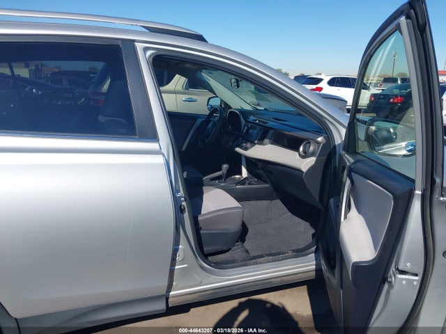 JTMZFREVXEJ015721 Toyota RAV4 LE