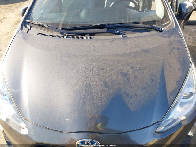Toyota Prius C Two 2016 JTDKDTB33G1137282 Image 10