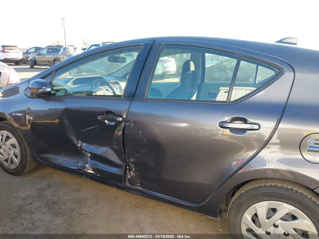 Toyota Prius C Two 2016 JTDKDTB33G1137282 Image 14
