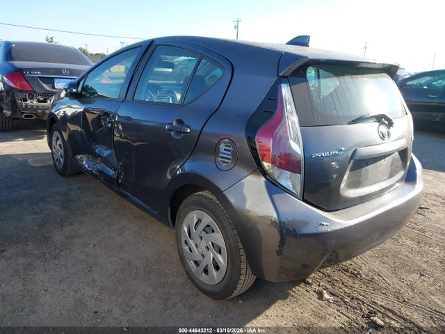 Toyota Prius C Two 2016 JTDKDTB33G1137282 Image 3