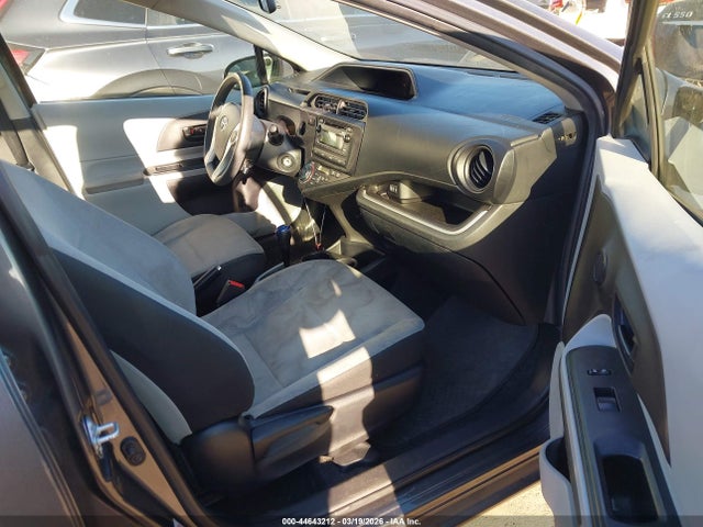 Toyota Prius C Two 2016 JTDKDTB33G1137282 Image 5