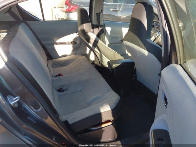 Toyota Prius C Two 2016 JTDKDTB33G1137282 Image 8