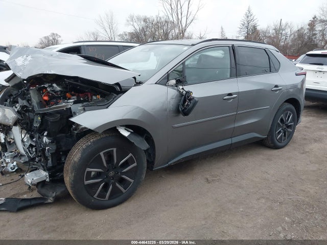 Toyota Bz Xle 2026 JTMBDAFB8TA005067 Image 2