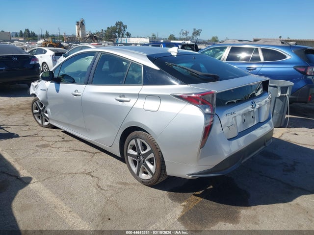 Toyota Prius Three Touring 2016 JTDKARFU0G3026434 Image 3
