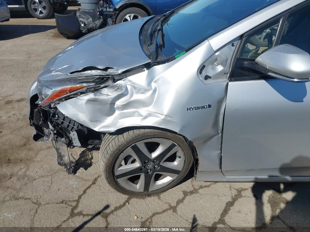 Toyota Prius Three Touring 2016 JTDKARFU0G3026434 Image 6