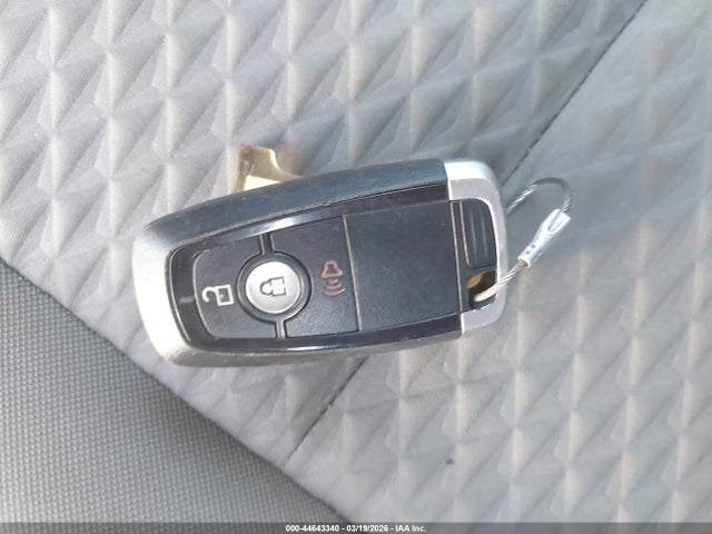 44643340 :رقم المزاد ، 1FMCU0G66NUA55916 vin ، 2022 Ford Escape Se مزاد بيع