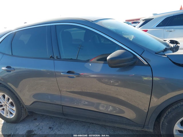 44643340 :رقم المزاد ، 1FMCU0G66NUA55916 vin ، 2022 Ford Escape Se مزاد بيع