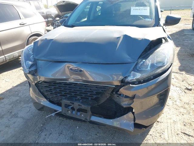 44643340 :رقم المزاد ، 1FMCU0G66NUA55916 vin ، 2022 Ford Escape Se مزاد بيع