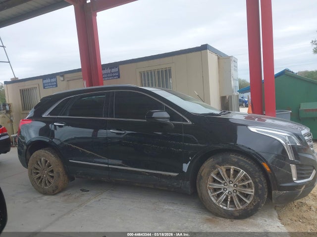 44643344 :رقم المزاد ، 1GYKNBRS9HZ240661 vin ، 2017 Cadillac Xt5 Luxury مزاد بيع
