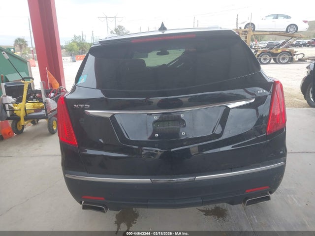 44643344 :رقم المزاد ، 1GYKNBRS9HZ240661 vin ، 2017 Cadillac Xt5 Luxury مزاد بيع