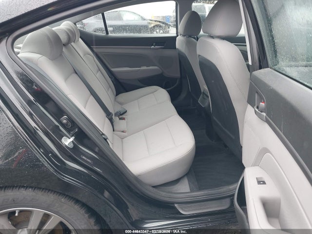 Hyundai ELANTRA SEL 2018 5NPD84LF7JH330112 Image 19