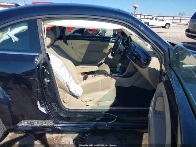 2019 VOLKSWAGEN BEETLE 3VWJD7AT7KM715137 Photo 4