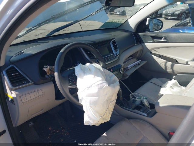 KM8J23A41JU696665 Hyundai TUCSON SE