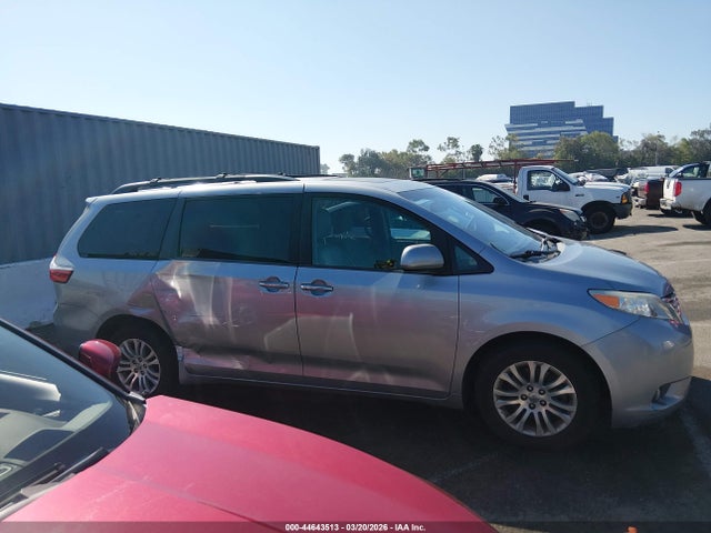 5TDYK3DC4GS722114 Toyota Sienna Xle Premium 8 Passenger