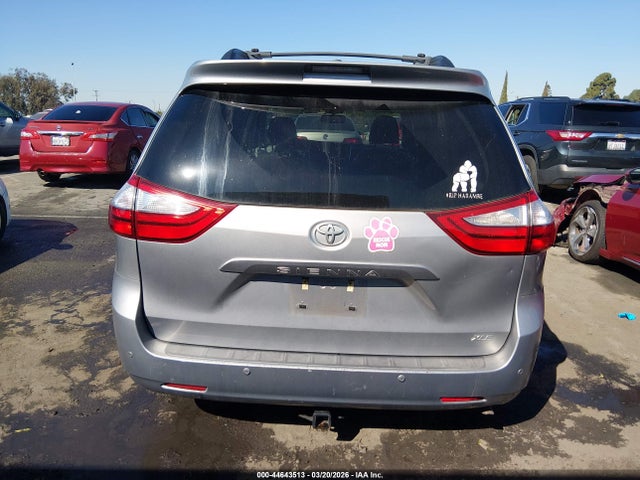 5TDYK3DC4GS722114 Toyota Sienna Xle Premium 8 Passenger