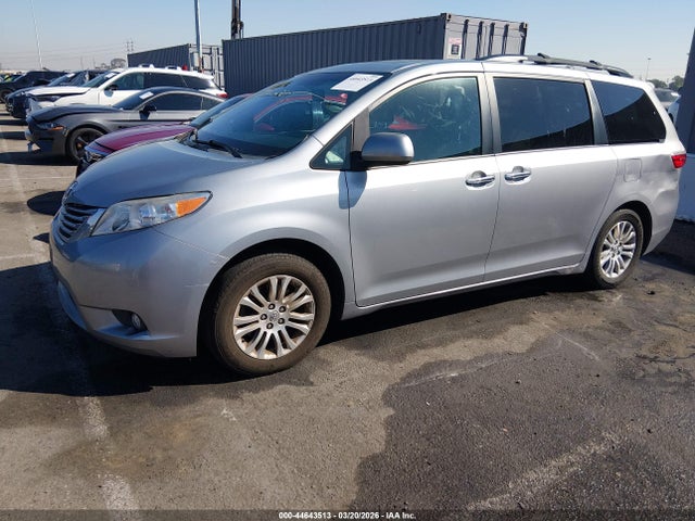 5TDYK3DC4GS722114 Toyota Sienna Xle Premium 8 Passenger