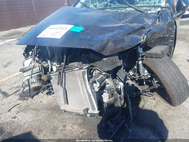 3MYDLBJV8LY704599 Toyota Yaris Xle