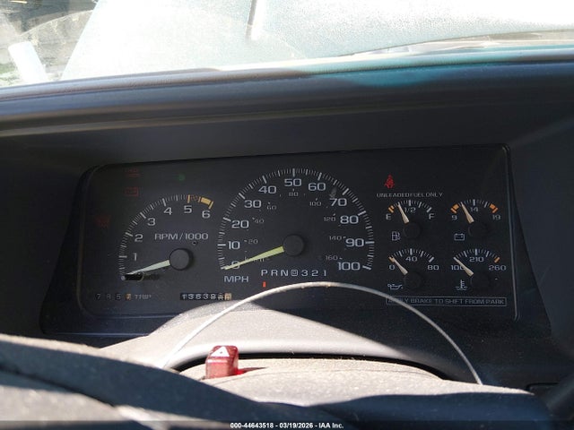 44643518 :رقم المزاد ، 1GKEC16R8TJ706841 vin ، 1996 Gmc Suburban C1500 مزاد بيع