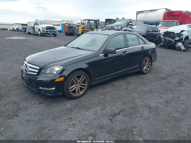 Продаж на аукціоні авто 2013 Mercedes-benz C 250 Sport, vin: WDDGF4HB7DA849428, номер лоту: 44643538