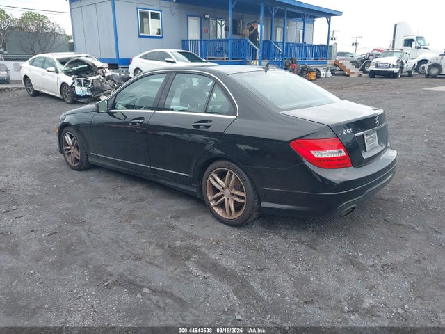 Продаж на аукціоні авто 2013 Mercedes-benz C 250 Sport, vin: WDDGF4HB7DA849428, номер лоту: 44643538
