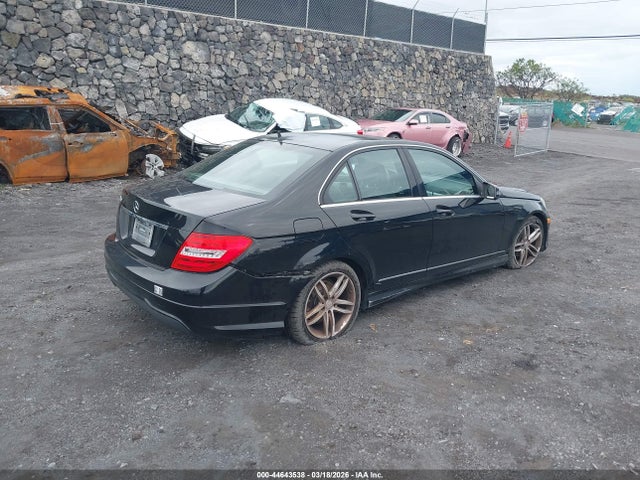 Продаж на аукціоні авто 2013 Mercedes-benz C 250 Sport, vin: WDDGF4HB7DA849428, номер лоту: 44643538