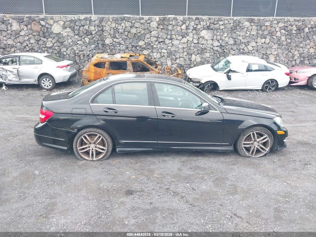Продаж на аукціоні авто 2013 Mercedes-benz C 250 Sport, vin: WDDGF4HB7DA849428, номер лоту: 44643538