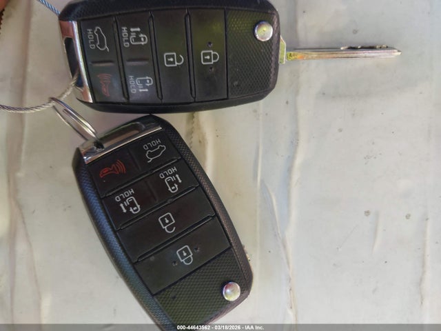 KNDMB5C11G6099951 KIA SEDONA LX