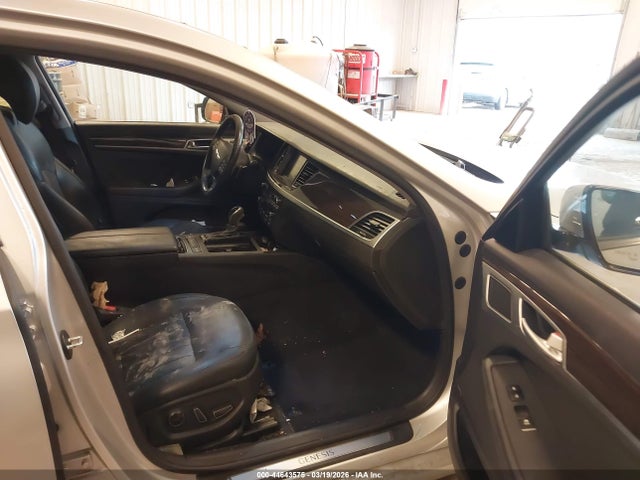 2015 Hyundai Genesis 3.8 მანქანა იყიდება აუქციონზე, vin: KMHGN4JE2FU080447, აუქციონის ნომერი: 44643575