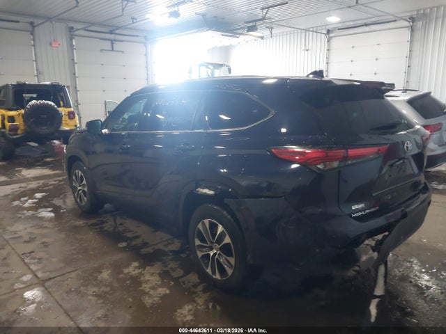 Продажа на аукционе авто 2021 Toyota Highlander Xle, vin: 5TDGZRBH8MS070165, номер лота: 44643611