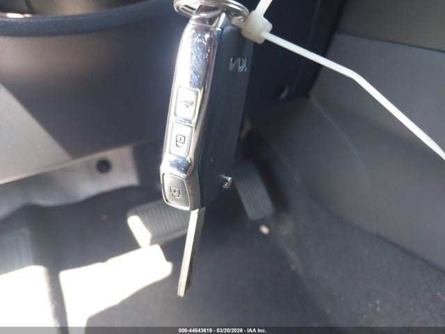 KNDJ23AUXS7271756 KIA SOUL LX