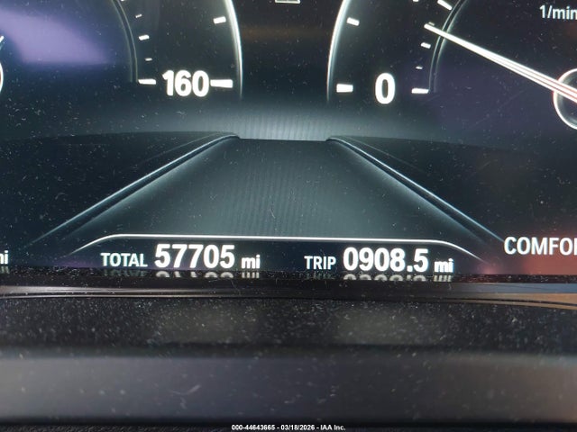 5UXTR7C5XKLR53057 BMW X3 Sdrive30i