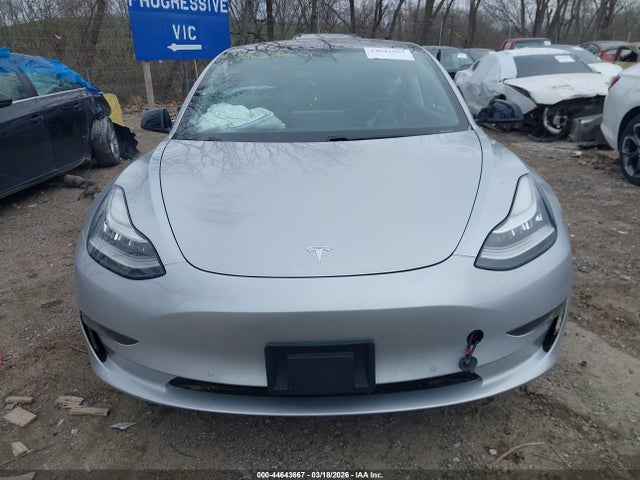 44643667 :رقم المزاد ، 5YJ3E1EB4JF054905 vin ، 2018 Tesla Model 3 Long Range/performance مزاد بيع