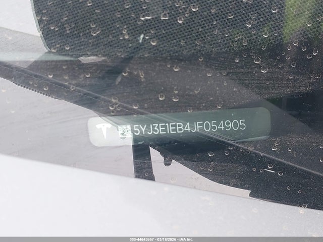 44643667 :رقم المزاد ، 5YJ3E1EB4JF054905 vin ، 2018 Tesla Model 3 Long Range/performance مزاد بيع
