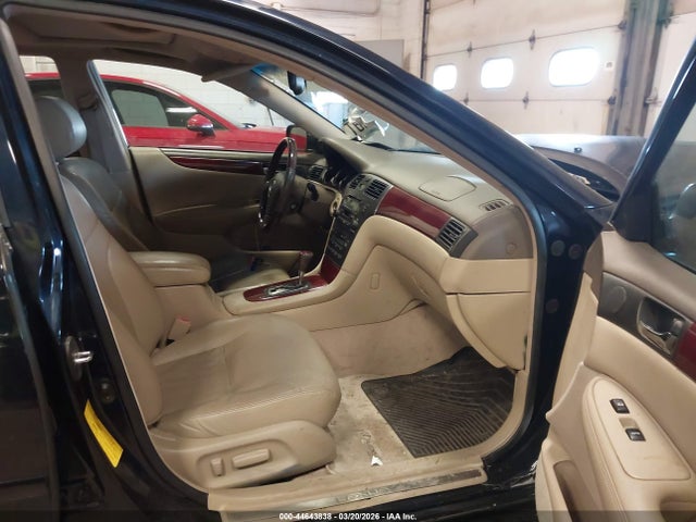 2002 Lexus Es 300 მანქანა იყიდება აუქციონზე, vin: JTHBF30G420082161, აუქციონის ნომერი: 44643838