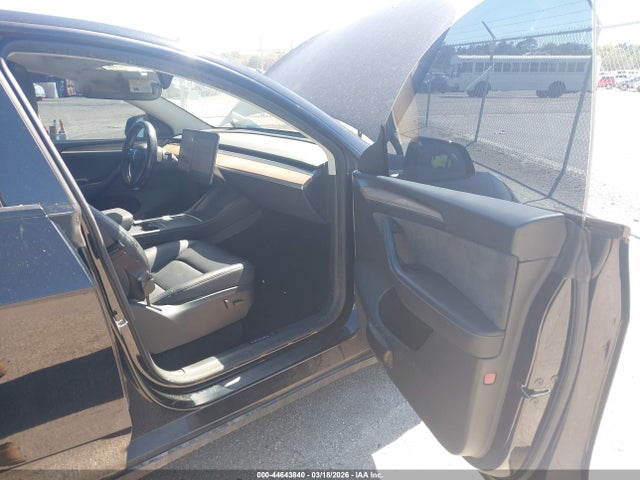 Продаж на аукціоні авто 2023 Tesla Model Y Awd/long Range Dual Motor All-wheel Drive, vin: 7SAYGAEE6PF909903, номер лоту: 44643840