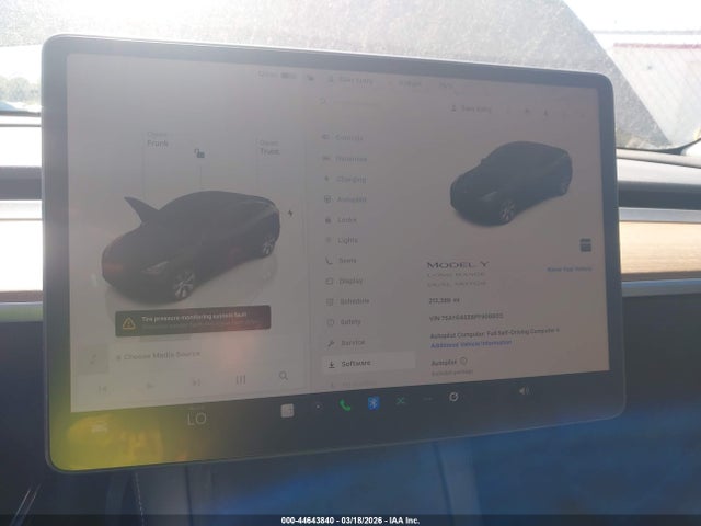 Продаж на аукціоні авто 2023 Tesla Model Y Awd/long Range Dual Motor All-wheel Drive, vin: 7SAYGAEE6PF909903, номер лоту: 44643840