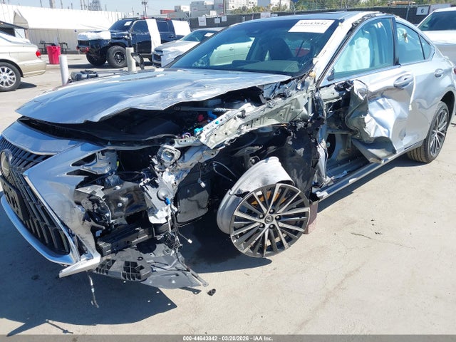 58ADA1C18SU071763 Lexus ES 300H