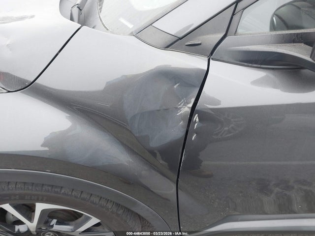Toyota C-HR XLE 2019 NMTKHMBX4KR082168 Image 6