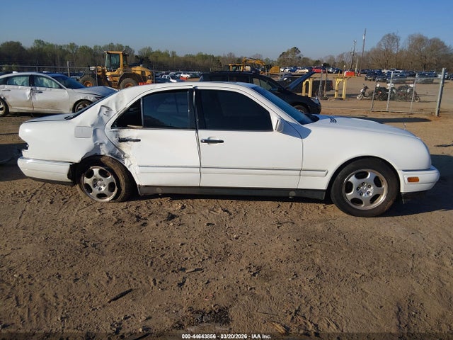 1997 Mercedes-benz E 320 მანქანა იყიდება აუქციონზე, vin: WDBJF55F3VA377340, აუქციონის ნომერი: 44643856