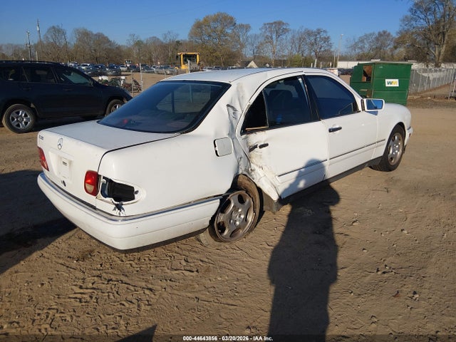 1997 Mercedes-benz E 320 მანქანა იყიდება აუქციონზე, vin: WDBJF55F3VA377340, აუქციონის ნომერი: 44643856