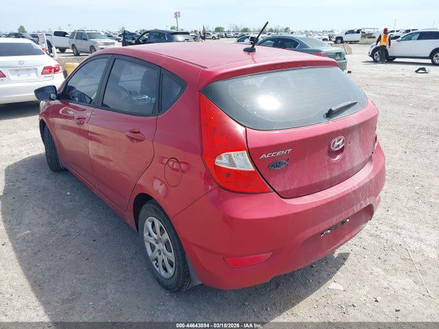 2013 Hyundai Accent Gs მანქანა იყიდება აუქციონზე, vin: KMHCT5AE3DU104665, აუქციონის ნომერი: 44643894