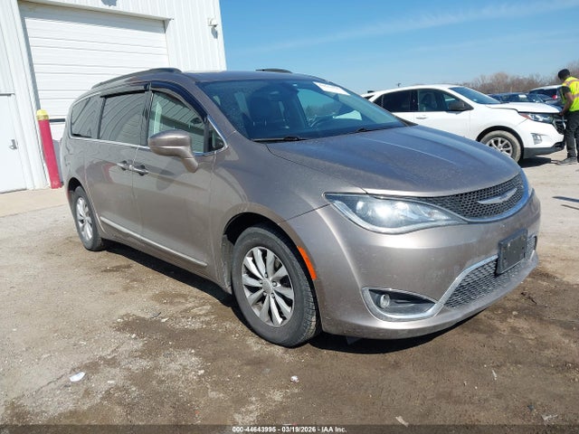 Продаж на аукціоні авто 2017 Chrysler Pacifica Touring-l, vin: 2C4RC1BG8HR539384, номер лоту: 44643995