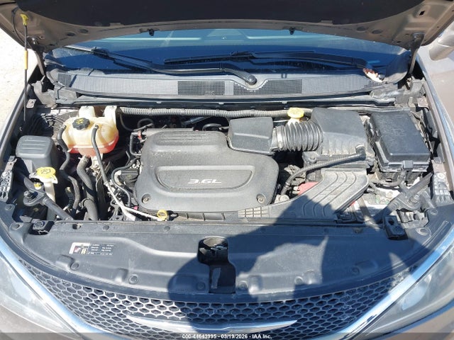 Aukcja sprzedaży 2017 Chrysler Pacifica Touring-l, vin: 2C4RC1BG8HR539384, numer aukcji: 44643995