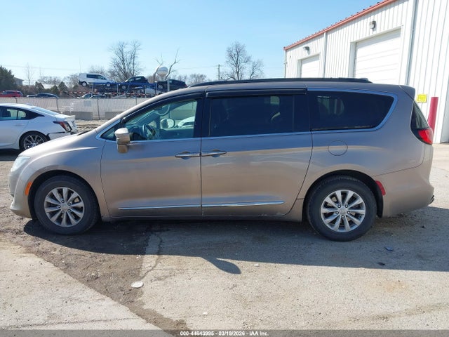 Aukcja sprzedaży 2017 Chrysler Pacifica Touring-l, vin: 2C4RC1BG8HR539384, numer aukcji: 44643995
