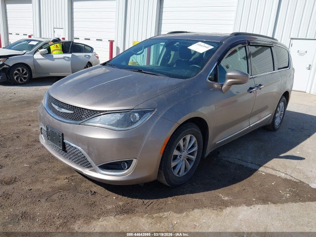 Aukcja sprzedaży 2017 Chrysler Pacifica Touring-l, vin: 2C4RC1BG8HR539384, numer aukcji: 44643995